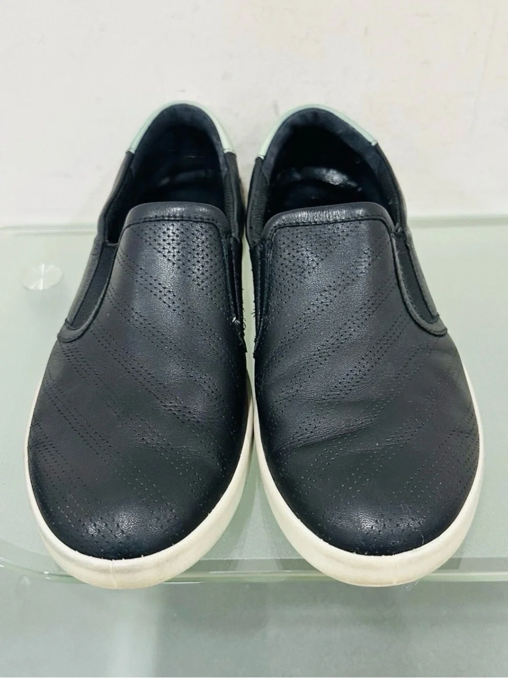 ECCO Shoes Womens 39 US 8,5 Slip On Sneakers Black Leather Casual